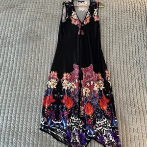 Calessa women’s size Large v-neck with handkerchief‎ style bottom dress thumbnail 3