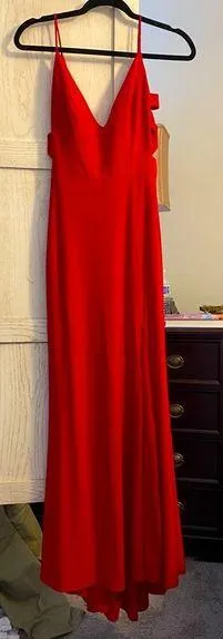 Gorgeous red full length formal gown size 1/2. Built in bra. thumbnail 1