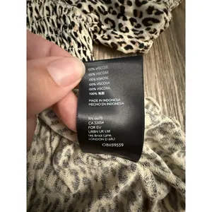 Urban‎ Outfitters Crop Top Women's M Angelo Animal Cheetah Print Smocked thumbnail 3