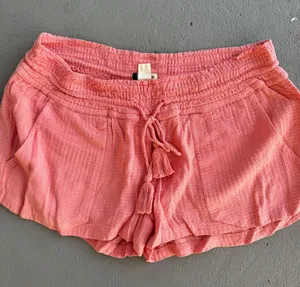 Coral Shorts thumbnail 2