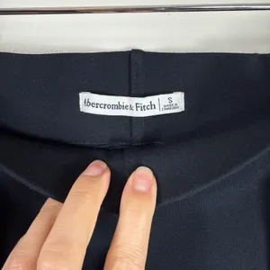 Abercrombie Fitch Black High Waisted Wide‎ Leg Exposed Pleat Pants Size Small thumbnail 7