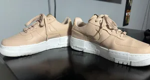 Nike shoes thumbnail 2