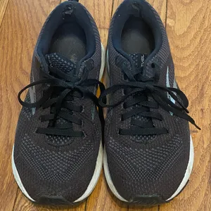 Women's Brooks Revel 5 Black White Running Shoes Size 7.5 1203611B036‎ thumbnail 2