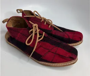 TOMS Chukka Boots Womens 10 Red Black Buffalo Plaid Good Wool Suede Lace Up thumbnail 1