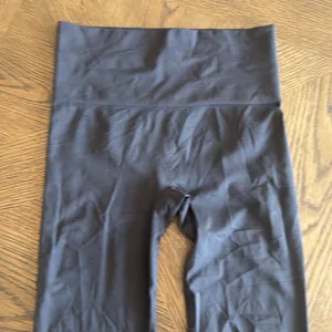 SKIMS FITS EVERYBODY LEGGING, BLACK, Small, $58 thumbnail 6