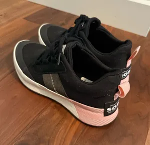 Sorel Black Canvas Low-Top Sneakers with White Soles thumbnail 1
