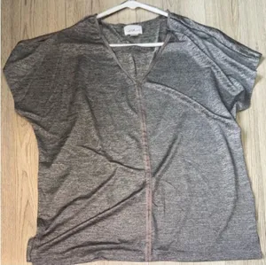 Jaclyn smith grey gray short sleeve shirt top thumbnail 1
