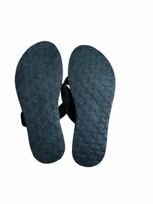 UGG Women's Black Strap Tan Leather Flip Flop Sandals Size 9 thumbnail 5