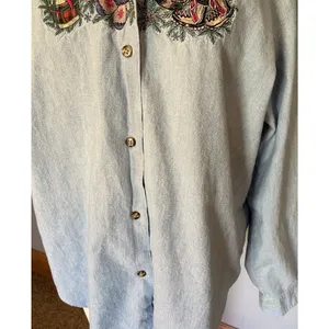 Talbot’s Christmas Shirt‎ Women’s Sz LG Button Up Chambray Ice Skates Mittens thumbnail 4