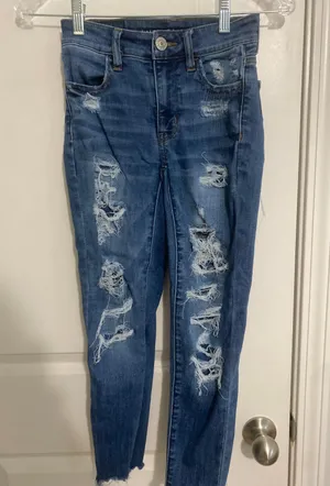 American Eagle Jeans Ripped thumbnail 1