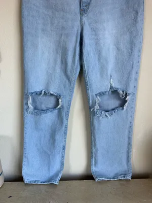 Abercrombie & Fitch The 90’s Straight Ultra High Rise Jeans thumbnail 4