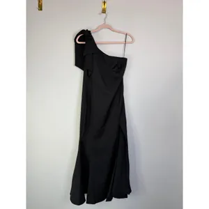 Petal & Pup Charmed One Shoulder Midi Dress Black Size Large thumbnail 2