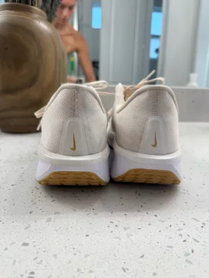 Nike Tennis Shoes thumbnail 3