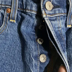 Levi's Ribcage Shorts Womens 27 Blue High Waist Button Fly Denim Spring Summer thumbnail 3