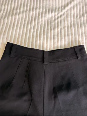 Zara Women's Black Tailored High-Waist Shorts with Pin Tuck Detailing Size S thumbnail 6