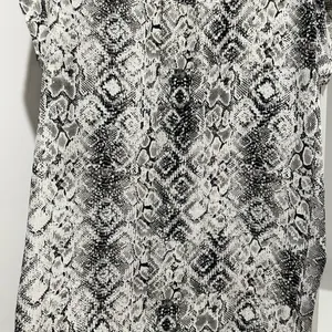 Vestique Dress Snake Print thumbnail 4