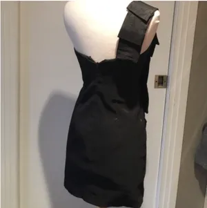 Jessica McClintock Black One-Shoulder Cocktail Dress with Stud Embellishment thumbnail 2