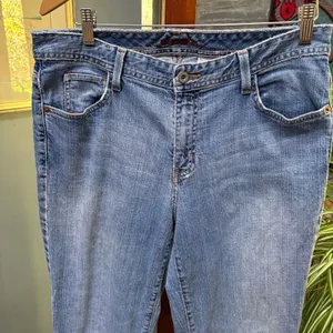 Y2K Eddie Bauer Bootleg Jeans, Vintage Wash, Mid-Rise, 33” Inseam, Size 12L thumbnail 4