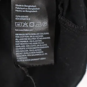 H&M Womens Black Long Sleeve Scoop Neck Cotton Stretch Basic Tee Shirt Size M thumbnail 4