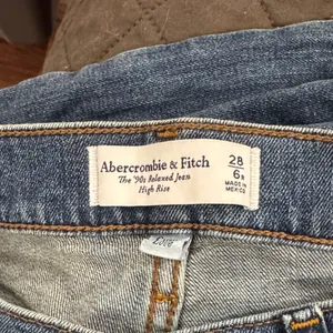 Abercrombie & Fitch Women’s Dark Blue Straight Jeans thumbnail 2
