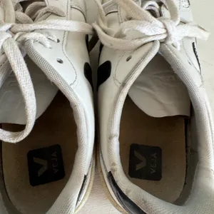 Veja‎ women’s Campo sneakers size 39 (US8) thumbnail 6