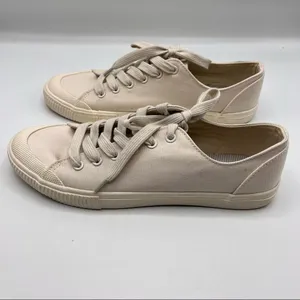 Universal Threads Off White Sneakers Sz 10 thumbnail 3