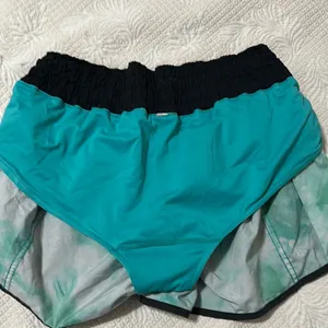 Lululemon Tracker Short II *2-way Stretch Spray Dye White Blue Tropics / Black thumbnail 9