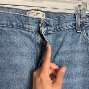 Abercrombie & Fitch The 90s Straight‎ Ultra High Rise Size 35/20 Minimalist thumbnail 4