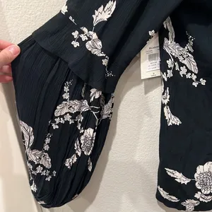 NWT Billibong Floral Tie Neck Blouse | Medium thumbnail 8