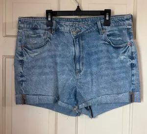 American Eagle Blue Denim Mom Shorts High Rise Frayed Hem Stretch Size 14 thumbnail 1