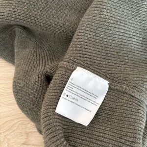 Lululemon 2 Merino Wool Rib Crew Neck Sweater Heather Nomad Taupe Slit Cut Front thumbnail 4