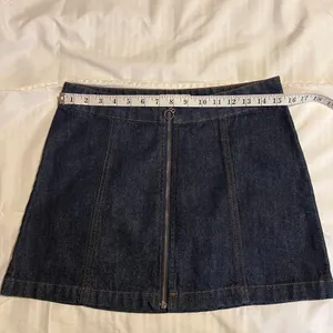 Dark Wash Denim Mini Skirt Front‎ Zip Ring Pull Y2K Fitted Womens S Preppy Edgy thumbnail 5