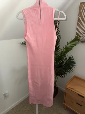 Alice + Olivia Brooklynne Turtleneck Fitted Rib Dress in Blush Pink M thumbnail 7