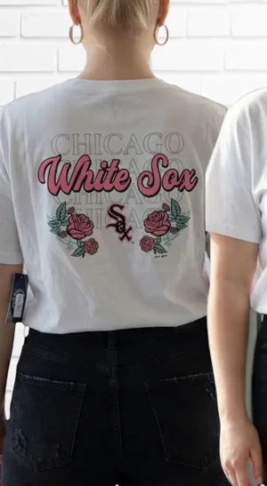 Majestic G-III 4Her Chicago White Sox Retro Roses T-Shirt XL NWT thumbnail 1