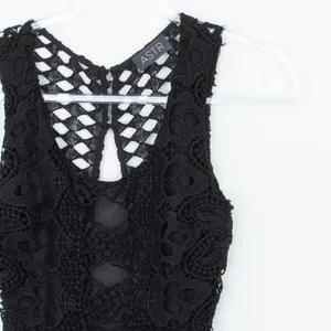 ASTR Crochet‎ Floral Sheath Sleeveless Dress Size XS thumbnail 2