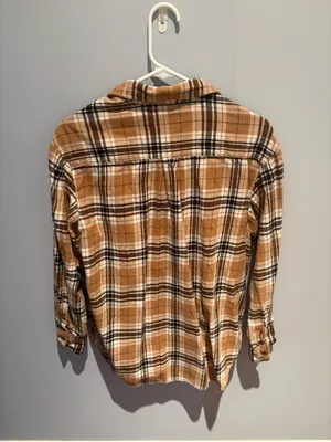 Woman’s GAP Tan and Black Plaid Flannel Shirt in size S thumbnail 4