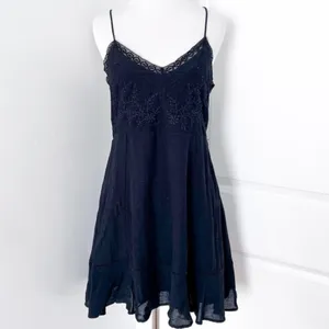 Nwt Zara Embroidered Mini Dress Size M thumbnail 5