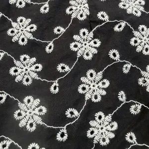 EDIT Jason Wu Women's Size 2 Black White Eyelet Embroidered Floral Cotton Shorts thumbnail 10