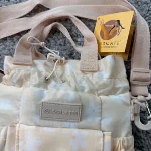 Blogilates Water Bottle Sling Peach Floral Insulated Crossbody Bag NWT thumbnail 4