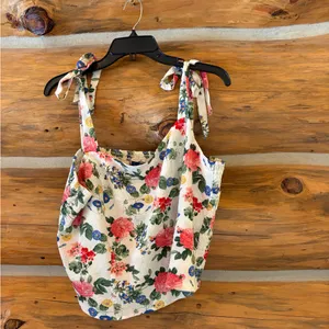 Old Navy Cropped Fitted Floral Tank Top size XL thumbnail 2