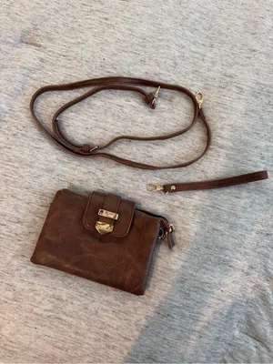 🍁 Madison West Brown Leather Crossbody Clutch Wristlet with Gold Hardware thumbnail 4