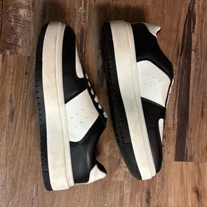 Madden Girl Black and White Sneakers size 9.5 thumbnail 3