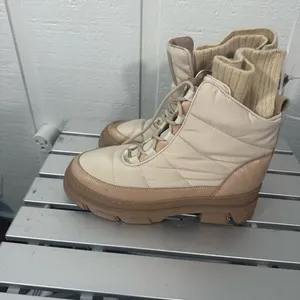 Sam Edelman Tabitha Puffer Lace Up Boot Size 9.5 NWOT thumbnail 10