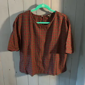 Madewell Tartan Plaid Short Sleeves-Rolled Cuff Top in Red and Green | Sz Medium thumbnail 2