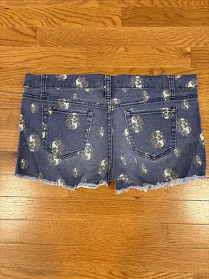 Hot Topic | Lovesick Jean Shorts Printed Floral Skulls Size 11 Frayed Bottoms thumbnail 3