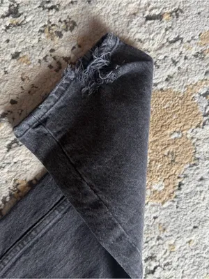 Abercrombie & Fitch Black High-Rise Distressed Straight Jeans thumbnail 7