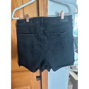 American Eagle Black Distressed High Waisted Button Fly Denim Shorts Womens 12 thumbnail 4