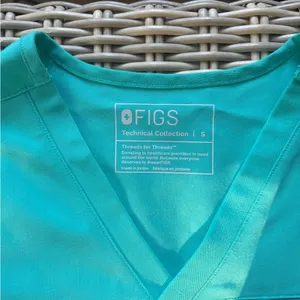 Figs Peridot Puff‎ Sleeve Scrub Top small nurse workwear hospital thumbnail 5