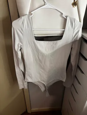 aritzia contour bodysuit babaton long sleeve thumbnail 2