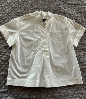 Banana Republic White Top thumbnail 1